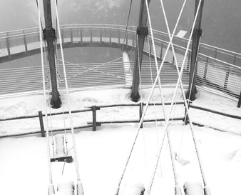 Mostra evento finale: Andrea Carta foto n.14 La neve che copre tutto non sembra avere il sopravvento sulla struttura sospesa